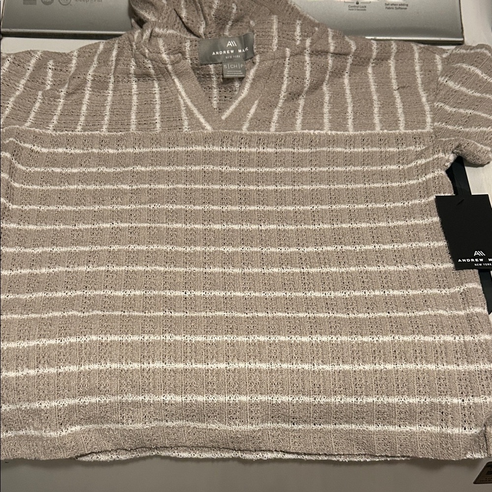short sleeved top